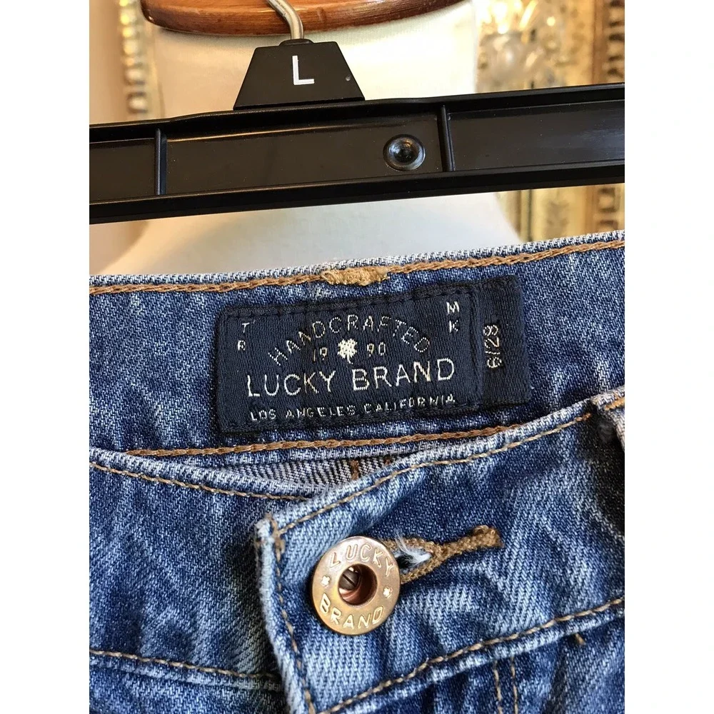 Lucky Brand Sz 6/28 The Roll Up Distressed Denim Shorts - Picture 4 of 8